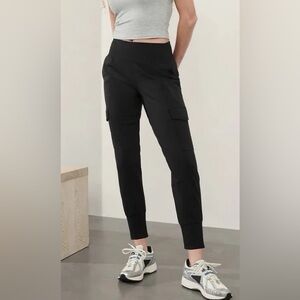NWOT Athleta Venice Cargo Jogger, Breathable Black Women's Jogger Pants S